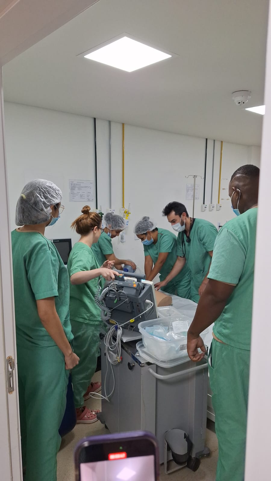 Hei realiza treinamento sobre Código Azul com simulação realística