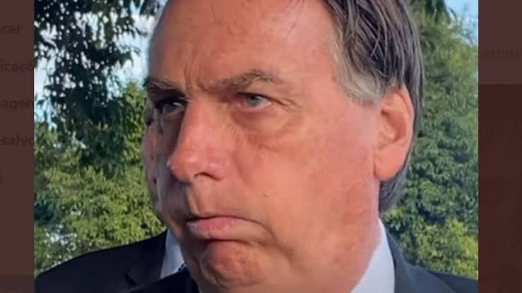 Bolsonaro tem crise de soluços e não vai ao STF em julgamento desta terça (02/09)