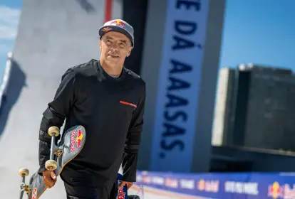 Sandro Dias, Mineirinho, quebra recorde mundial de skate aos 50 anos