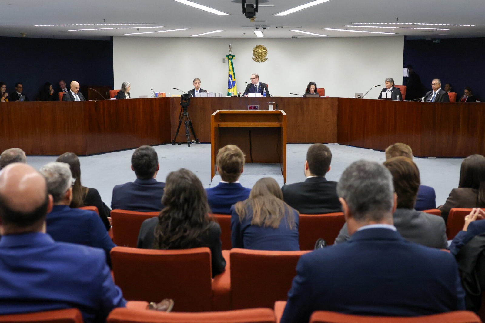 Plenário do STF no julgamento contra Jair Bolsonaro e outros sete réus do núcleo central da trama golpista
