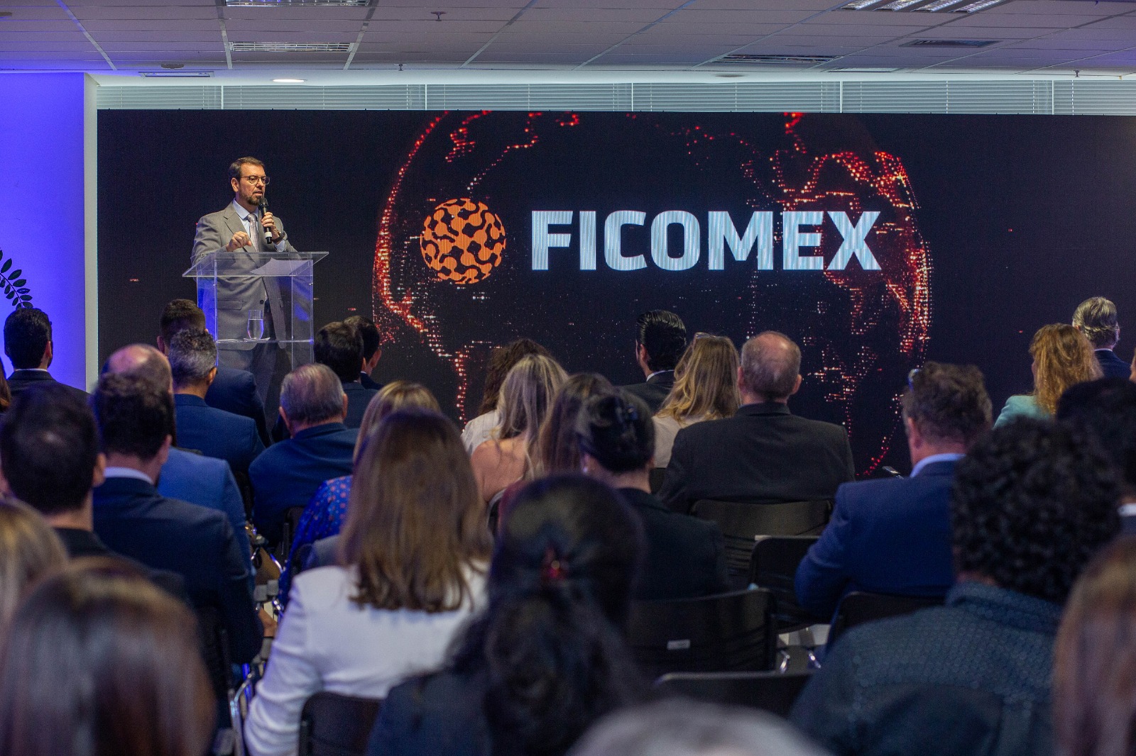 Presidente da ACIEG, Rubens Fileti, no evento de lançamento da FICOMEX 2025 em Brasília (crédito - Ronaldo Silva)