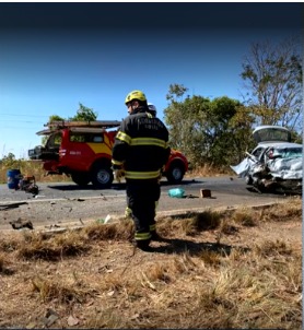 Policial penal e namorada morrem em acidente de carro em Goianésia