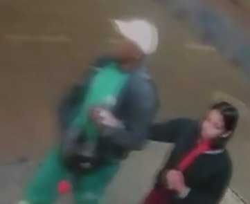 Bolsa de mulher desaparecida é encontrada na casa de suposto serial killer