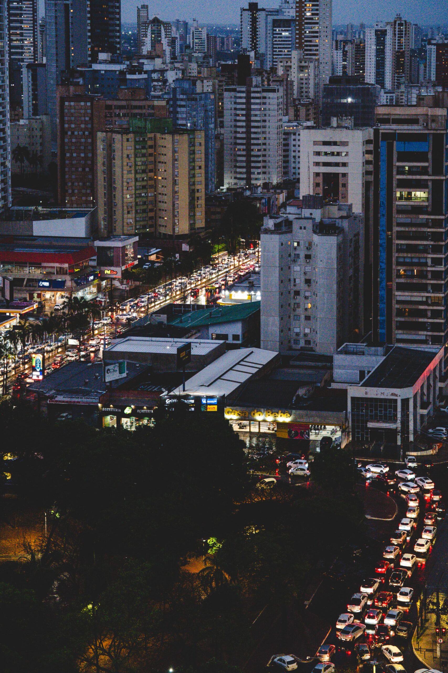 Chuva intensa causa transtornos em Goiânia