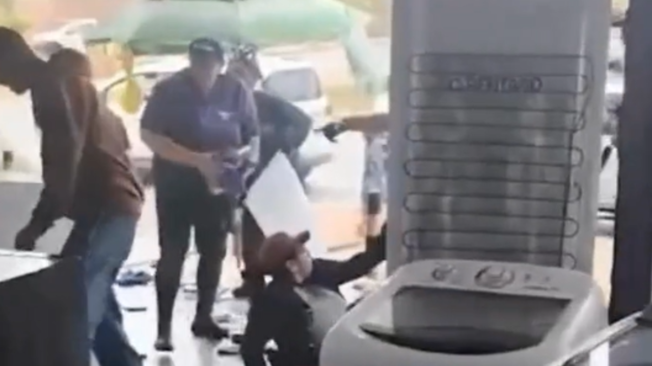 Vídeo: Operação da DF Legal provoca indignação no Recanto das Emas