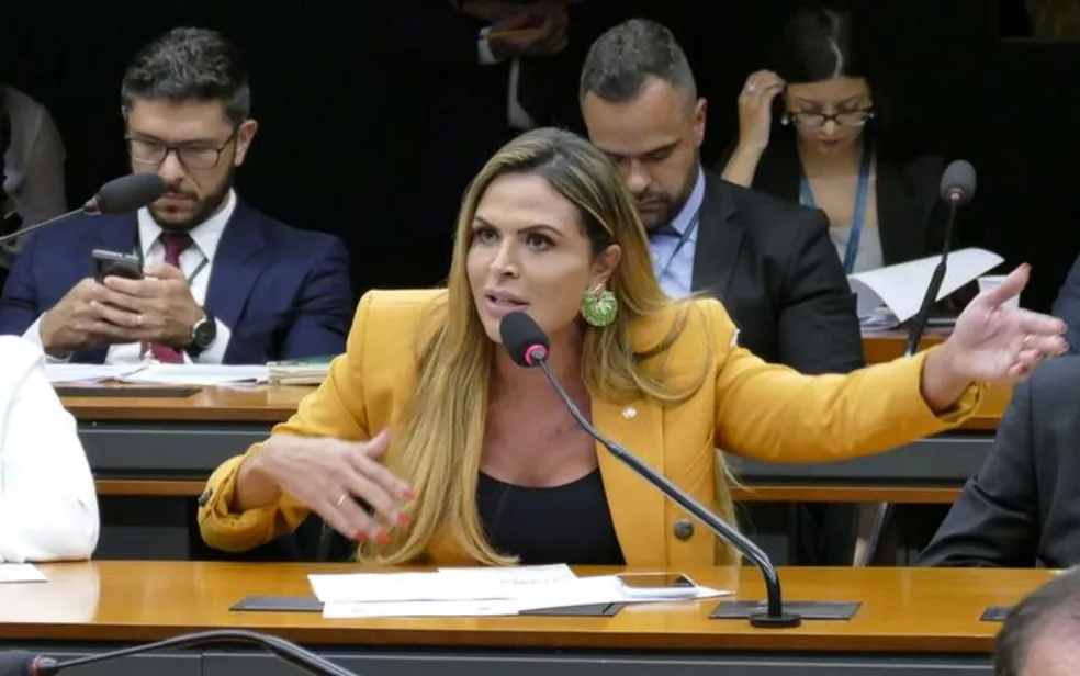 Após votar a favor da PEC da Blindagem, Silvye Alves anuncia saída do União Brasil