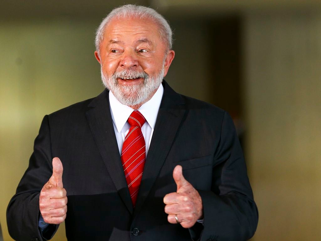 Quaest: 51% desaprovam Lula, maioria vê golpe e aponta envolvimento de Bolsonaro