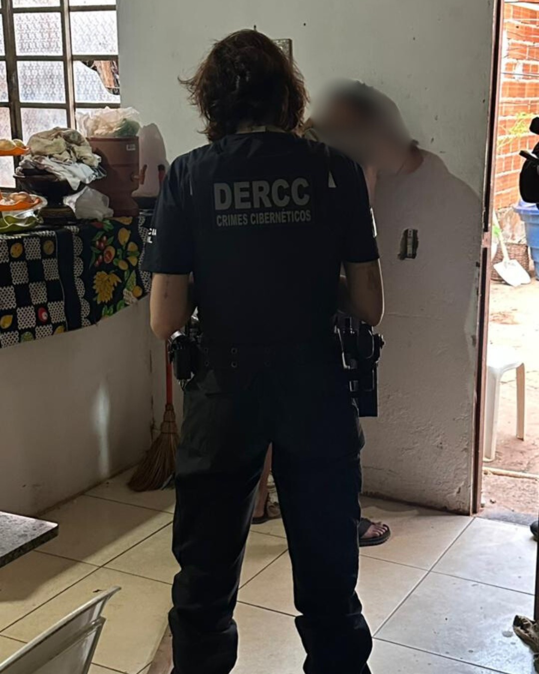 Homem é preso suspeito de compartilhar pornografia infantil em Senador Canedo