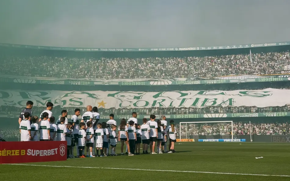 Coritiba tem média superior a 20 mil torcedores no Couto Pereira, pela Série B. Foto: Gustavo Oliveira/Coritiba