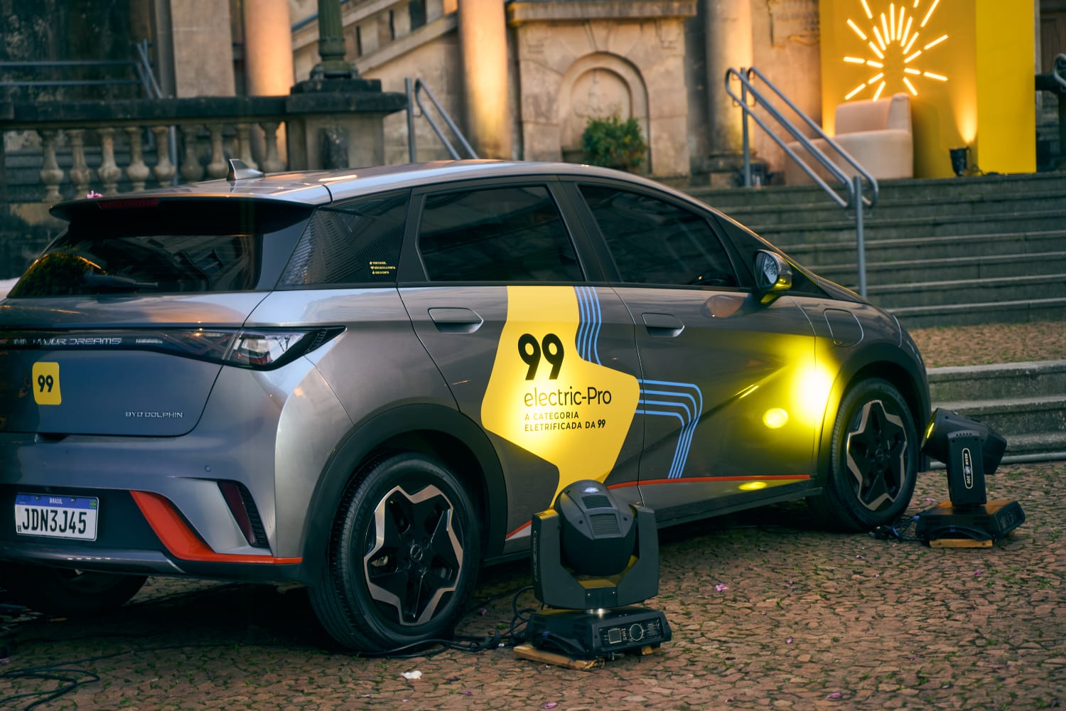 Mobilidade elétrica com estilo: 99electric-Pro chega a Goiânia