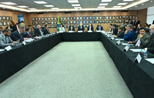 Governo cria comitê de enfrentamento da crise do metanol