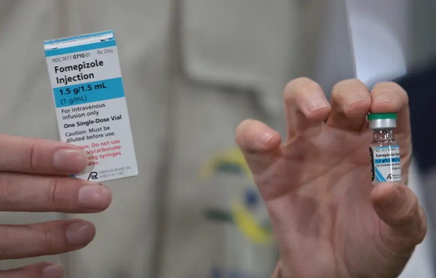 Brasil recebe 2,5 mil unidades de antídoto contra metanol