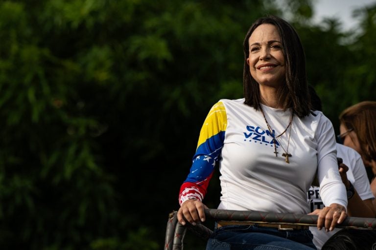 Comitê do Nobel entrega prêmio da paz a líder oposicionista venezuelana