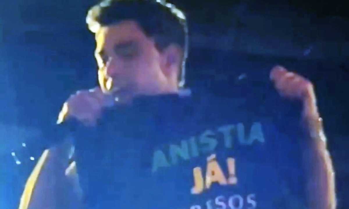 Zezé Di Camargo exibe camisa pró-anistia em show e gera repercussão nacional
