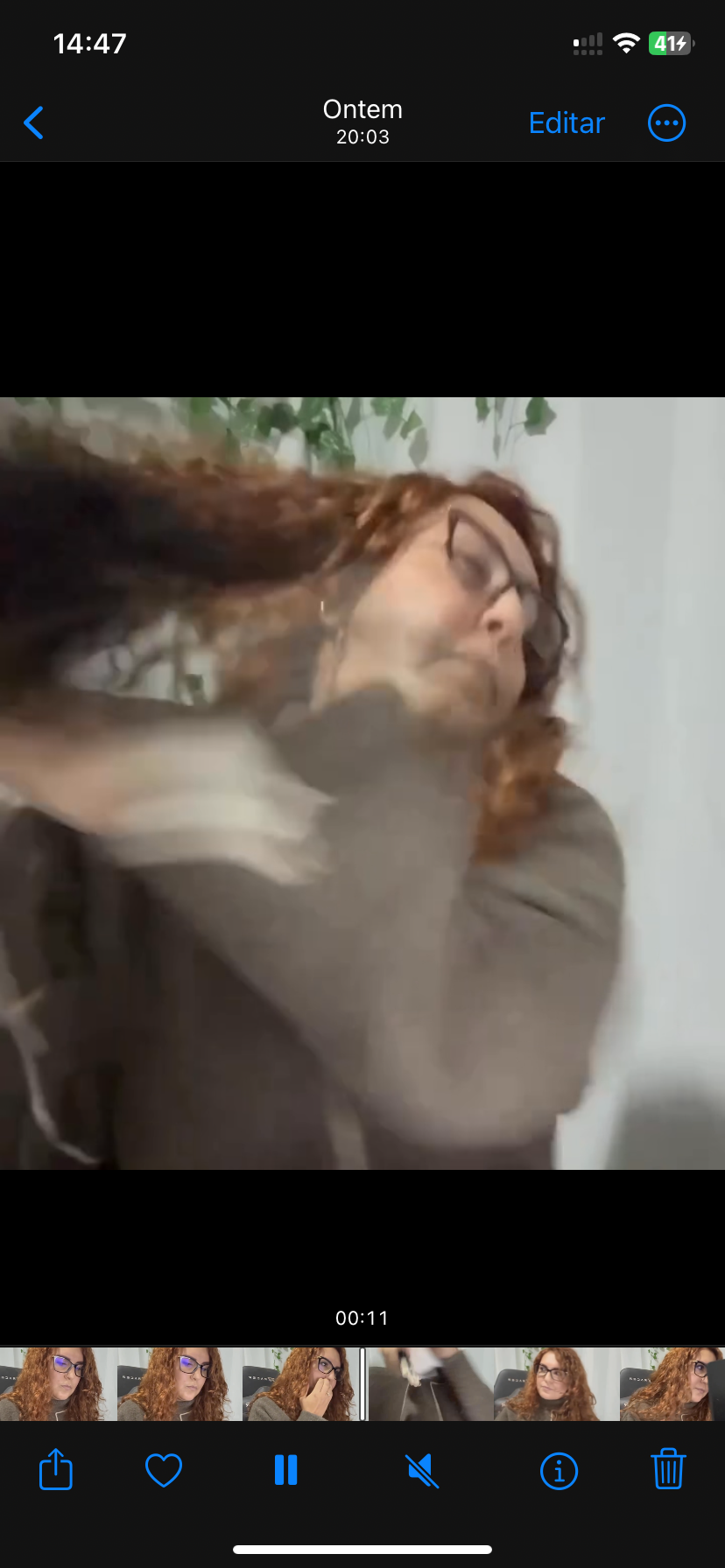 Gato interrompe audiência trabalhista com salto surpresa em vídeo