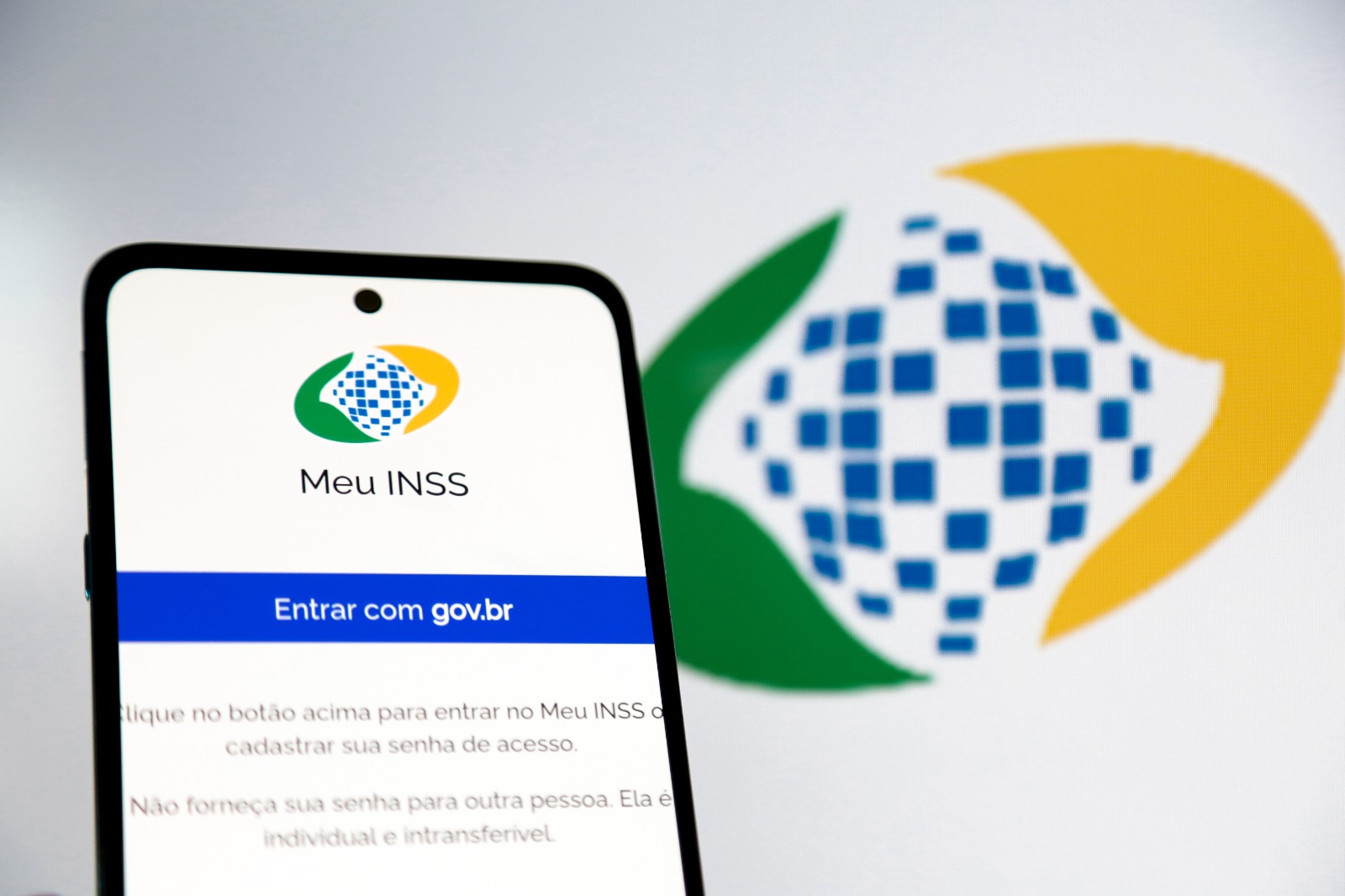 Ex-procurador do INSS é investigado após comprar Porsche com salário de R$ 24 mil