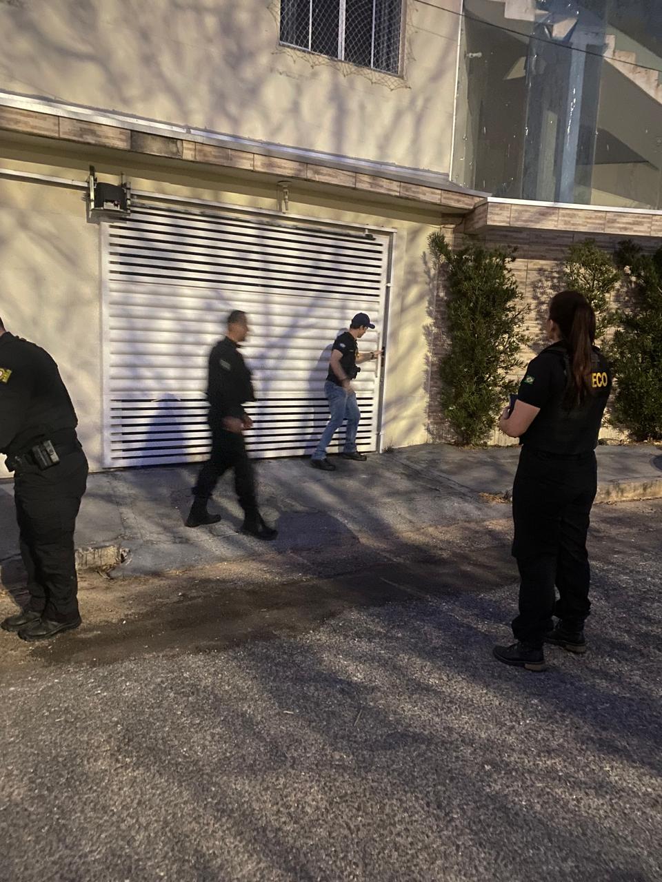 Advogada é presa suspeita por ligação com facção criminosa em Goiás