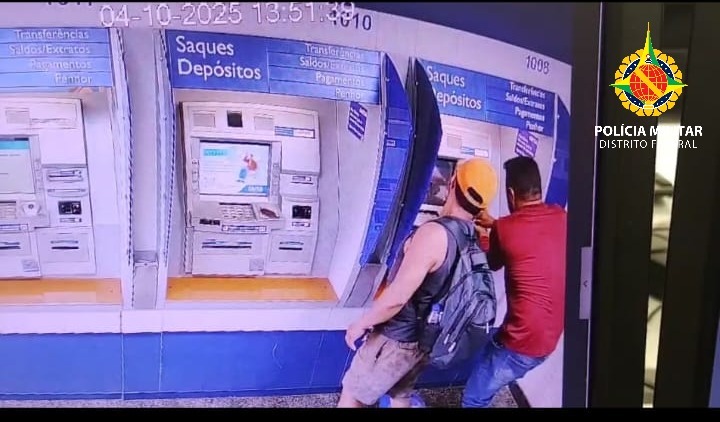 Dupla suspeita de fraudar caixas eletrônicos é presa