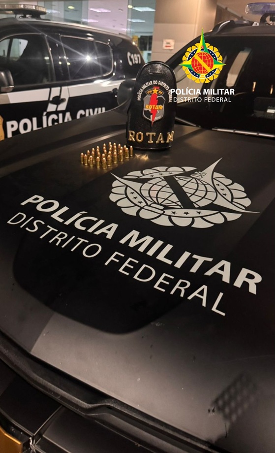 Mulher é levada à delegacia após munições serem encontradas em bar de Ceilândia