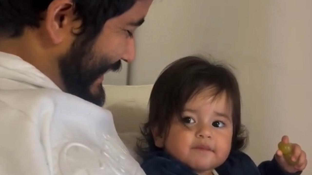 Vídeo: Bebê encanta ao chamar pelo pai antes de pronunciar primeiro "mãe"
