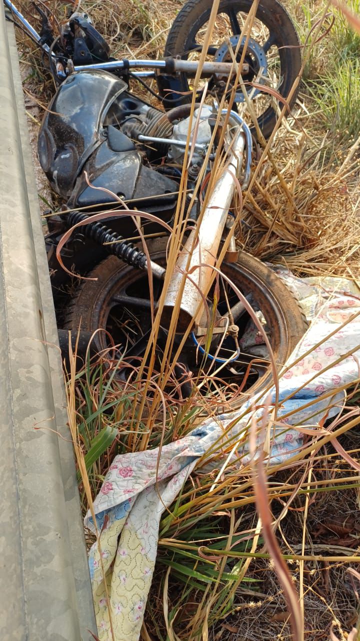 Homem é encontrado morto ao lado de motocicleta em Guapó