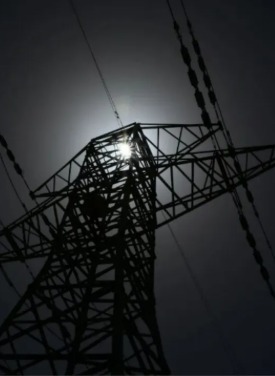 Apagão atinge 49 cidades goianas e deixa meio milhão sem luz durante madrugada