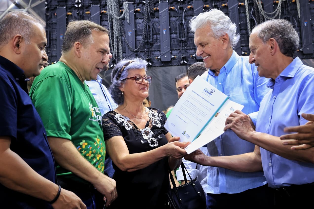 Lado a lado, Caiado e Mabel abrem mutirão de serviços à população da região Oeste de Goiânia