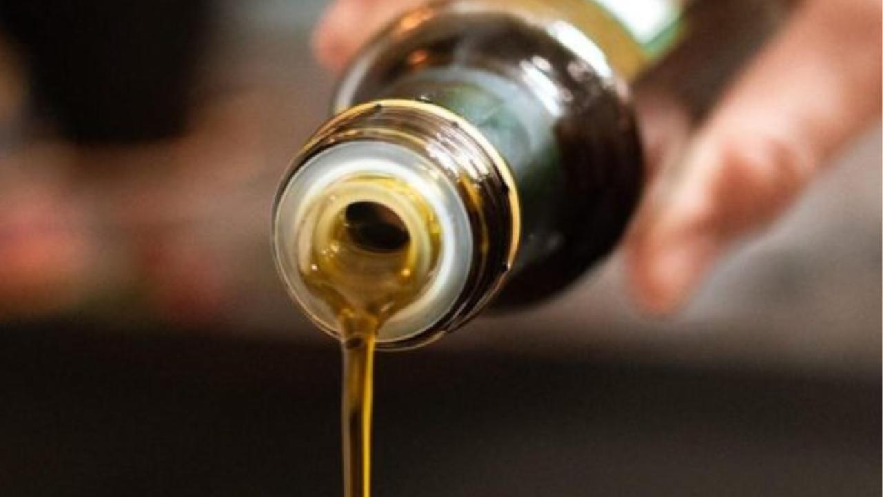 Anvisa proíbe azeite Ouro Negro e interdita lotes de sal do Himalaia