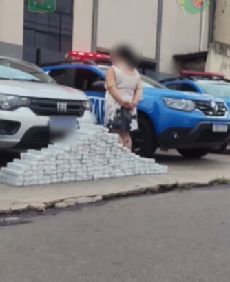 Mulher é flagrada com R$ 400 mil em drogas em Goiânia