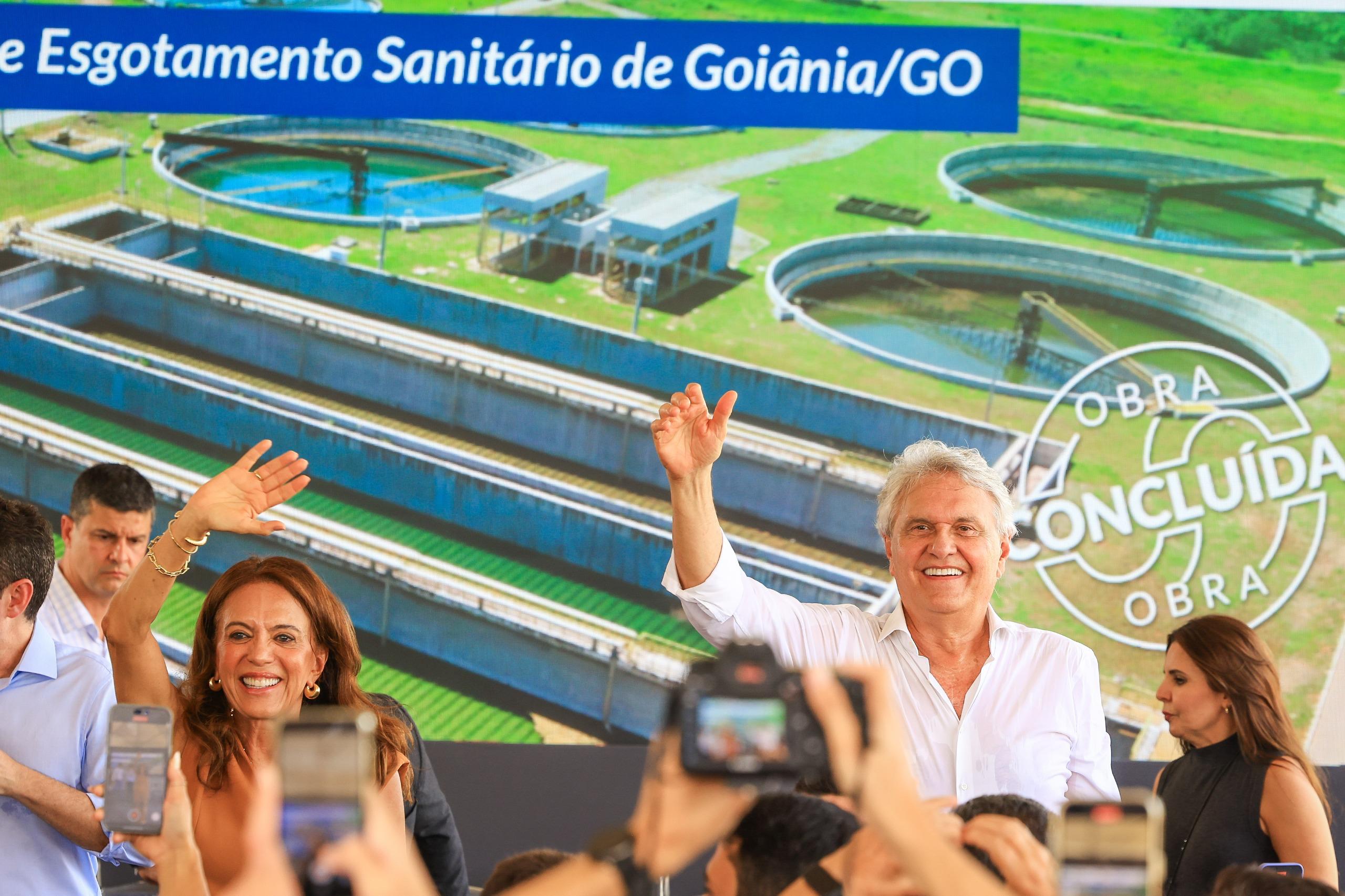 Caiado entrega etapa de tratamento de esgoto e critica falta de repasses federais