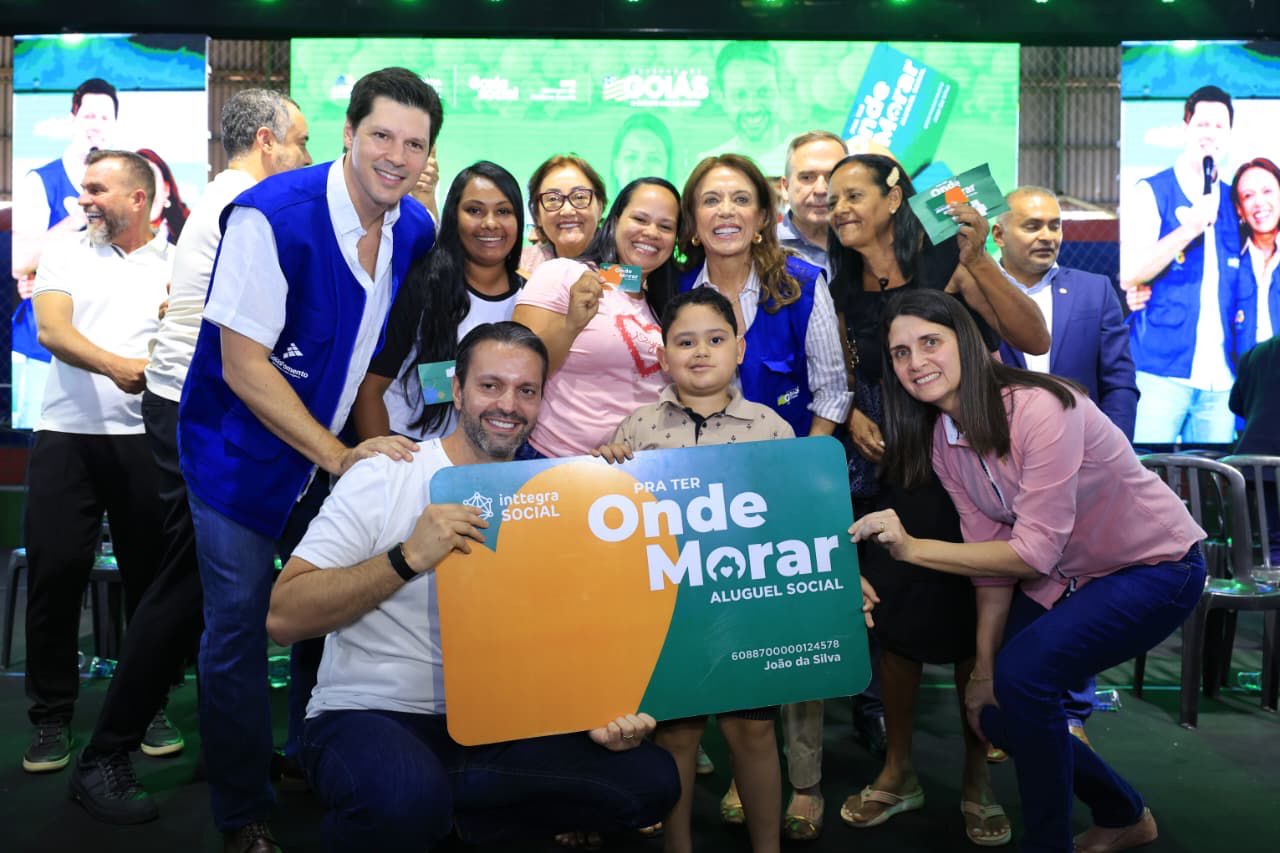 Gracinha Caiado e Daniel Vilela entregam benefícios habitacionais em Goiânia e Aparecida