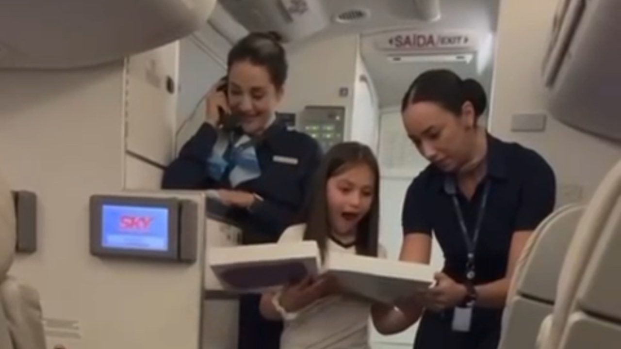 Vídeo: Menina descobre viagem à Disney em surpresa aérea dos pais