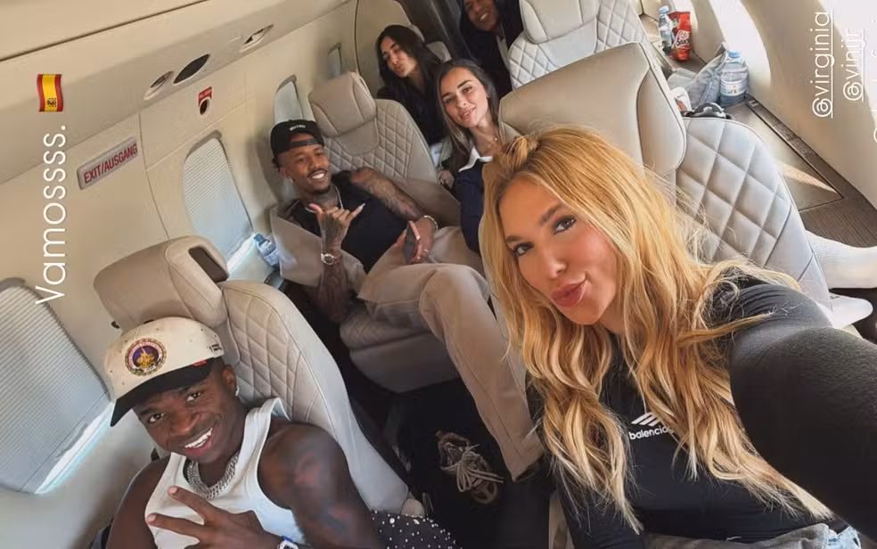 Vini Jr. aparece ao lado de Virginia Fonseca em jatinho durante viagem