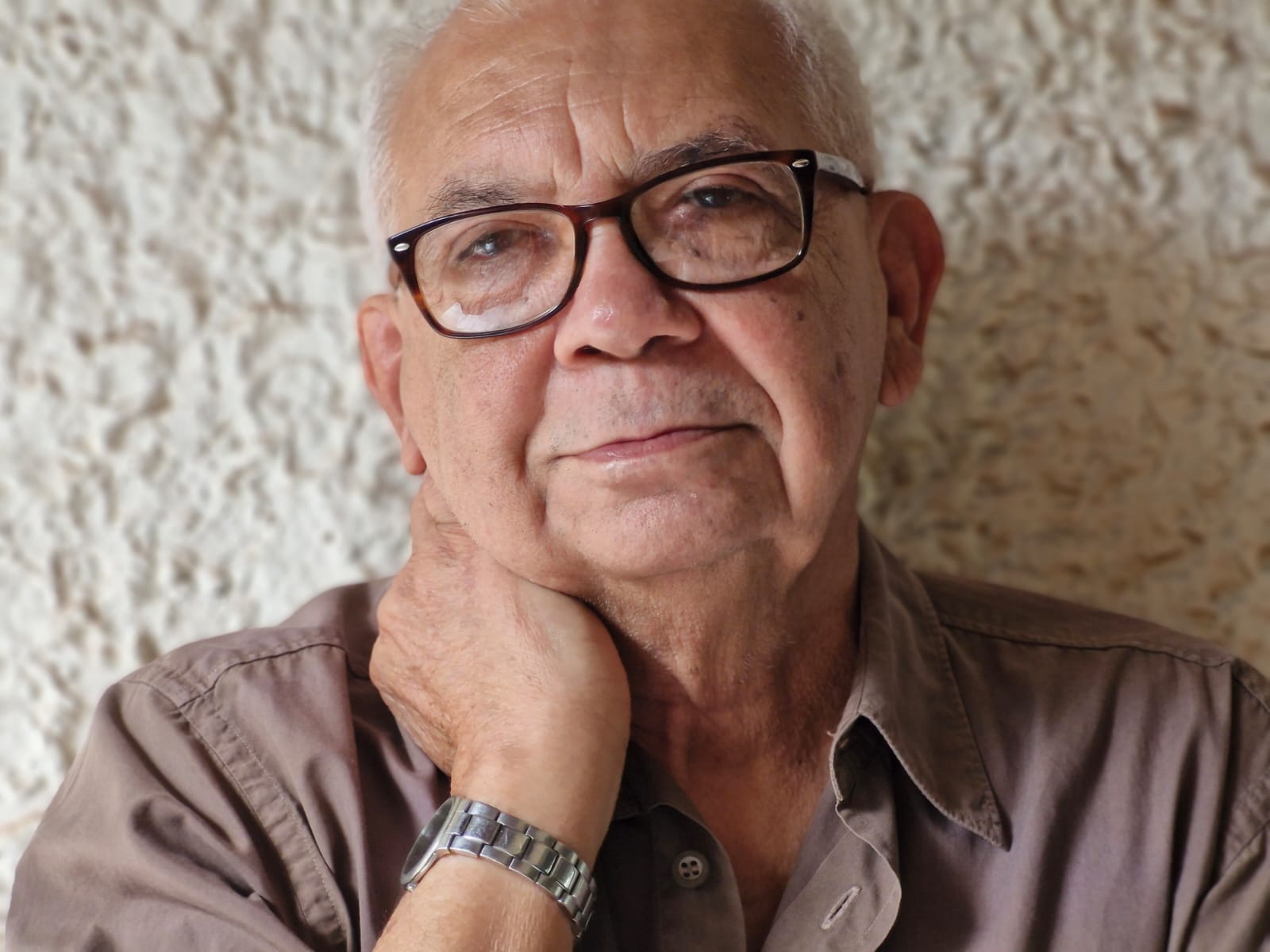 Luís Araujo Pereira lança seu novo livro de poesia, ‘Raso Quase Fundo’, no Setor Sul