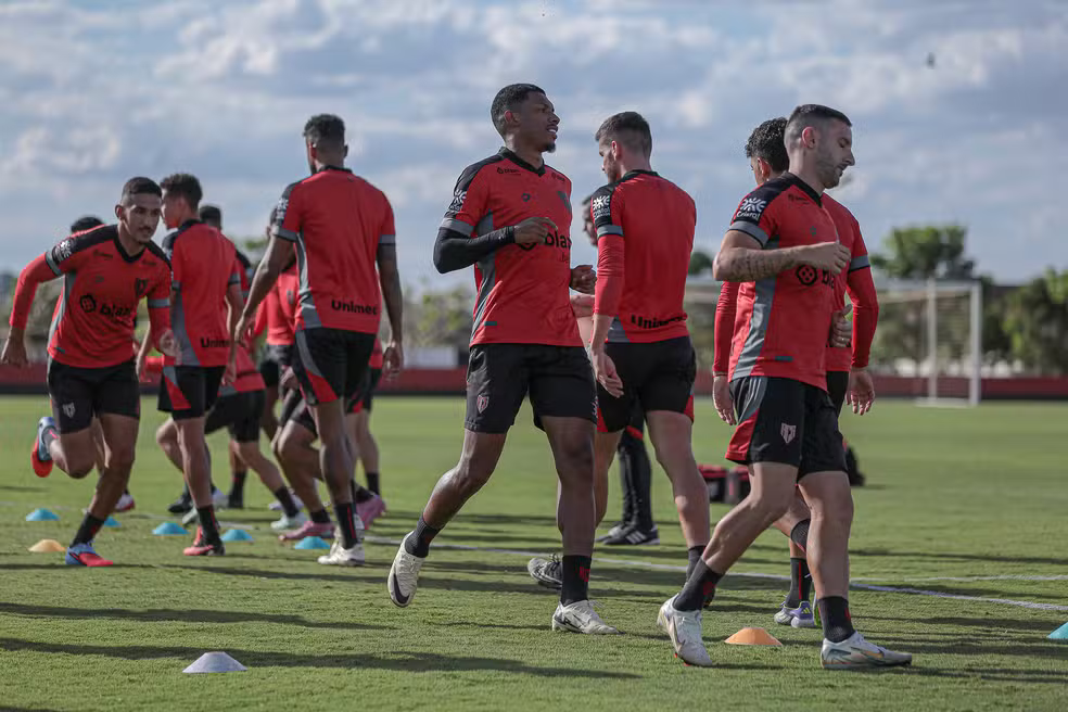 Atlético-GO mira 2026 e já planeja reformulação do elenco