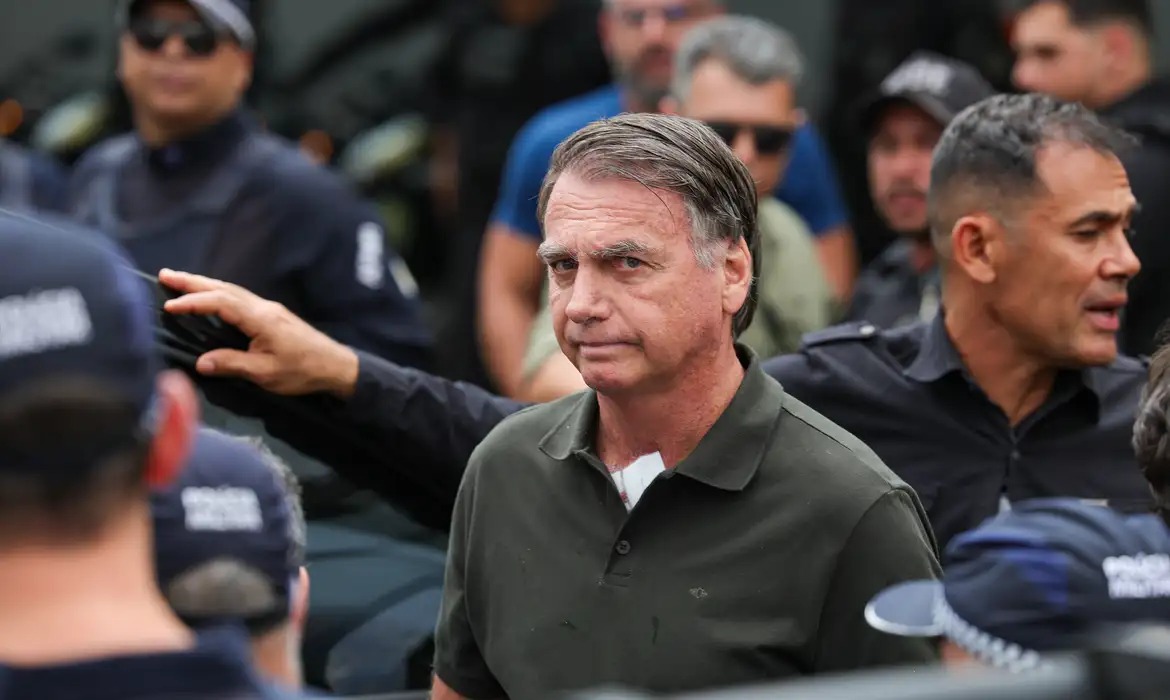 STF encerra processo, e Moraes mantém Bolsonaro preso na superintendência da PF em Brasília