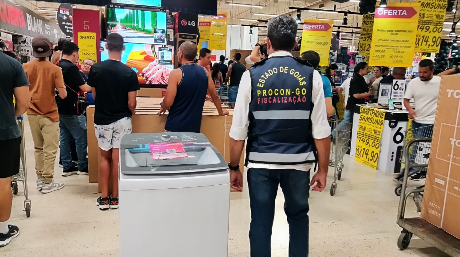 Procon Goiás autua 20 empresas por irregularidades durante a Black Friday