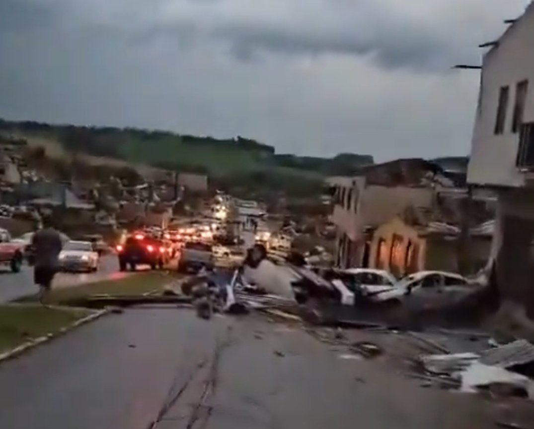 Sobreviventes de tornado se esconderam sob mesa e agarraram galho no Paraná