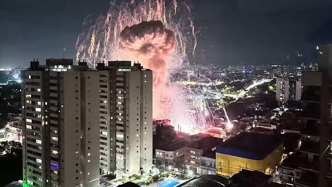 Explosão em galpão deixa um morto e atinge veículos e casas na zona leste de SP