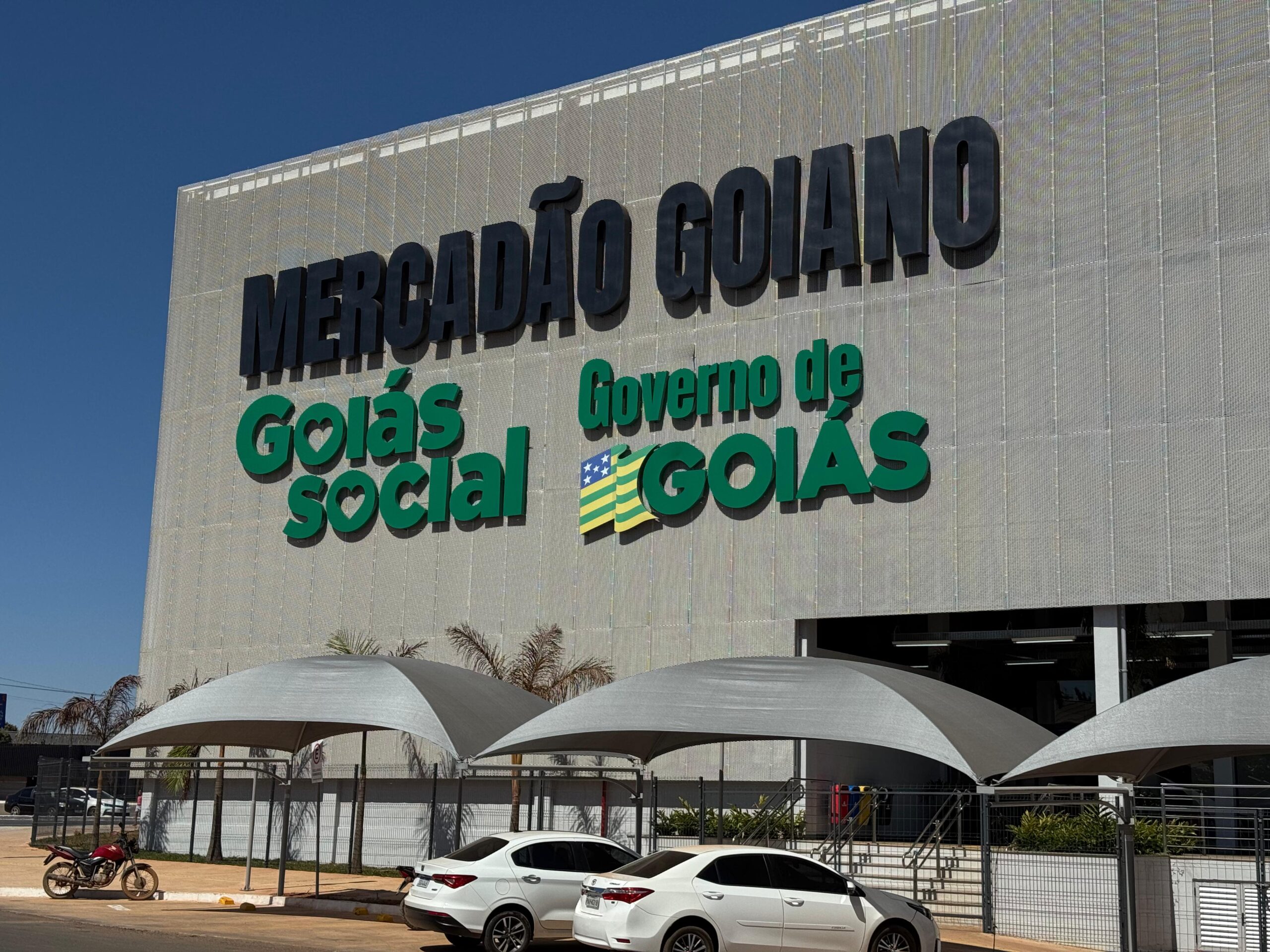 Governo de Goiás inaugura o primeiro Mercadão Goiano, em Águas Lindas de Goiás