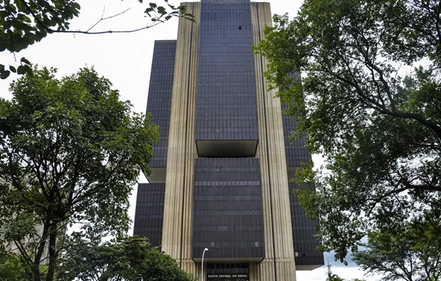 BC mantém Selic em 15% ao ano pela 3ª vez sob pressão do Governo