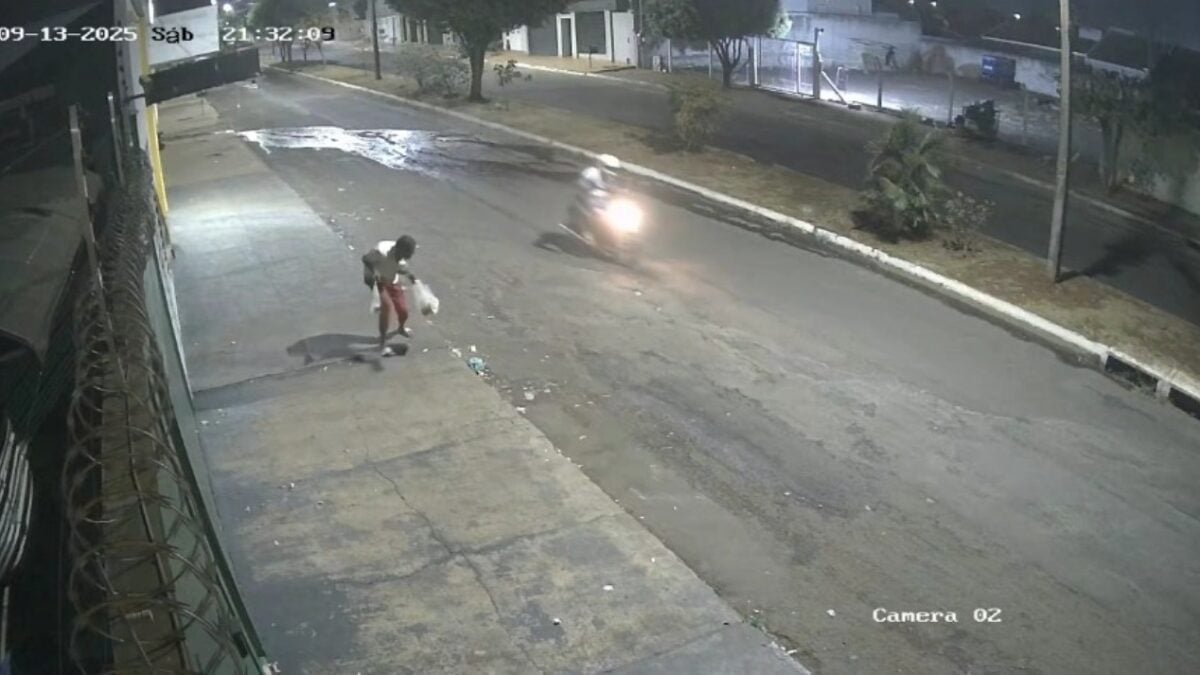 Vídeo mostra momento em que africano é assassinado com tiro pelas costas em Rio Verde
