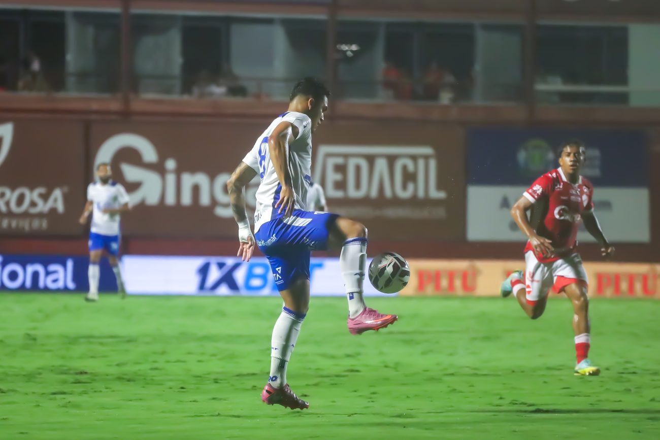 Vila Nova faz 2 a 0 contra Avaí no OBA, mas volta a ceder empate em final melancólico