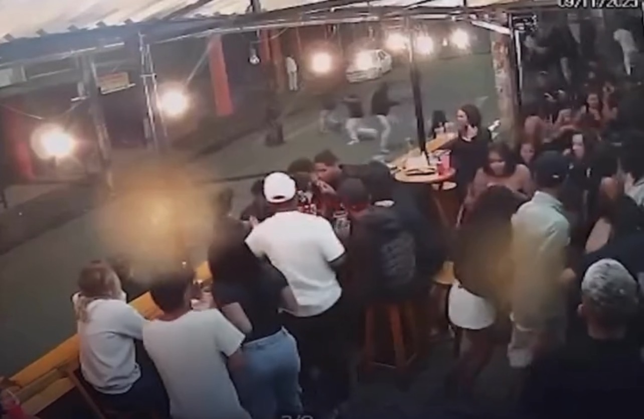 Tiroteio em bar deixa dois mortos e três feridos na Grande BH