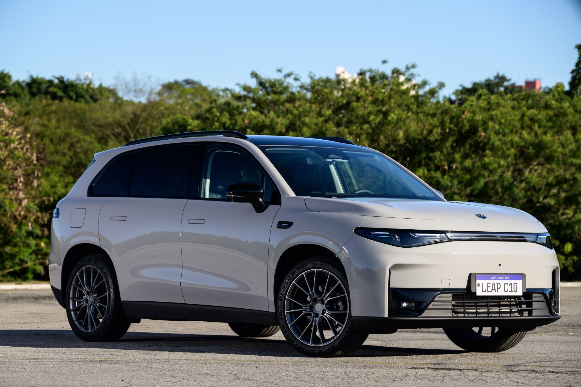 Leapmotor C10 estreia no Brasil em duas versões e com preço inicial de R$ 189.990