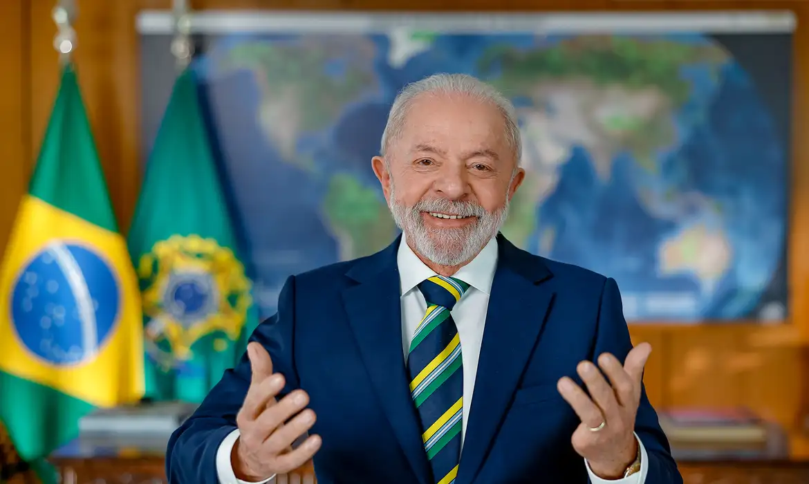 Lula assina projetos de lei que criam Universidade Indígena e Universidade do Esporte