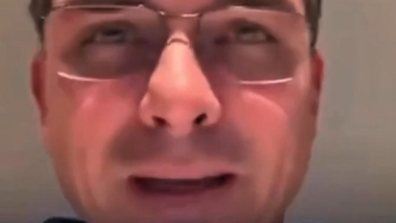 Vídeo: Flávio Bolsonaro arrecada R$ 290 mil para famílias de policias mortos em megaoperação no Rio