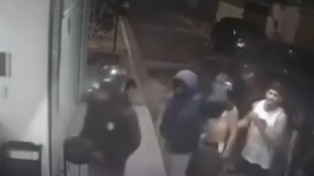 Vídeo: torcida do Vasco ataca bar de flamenguistas durante jogo