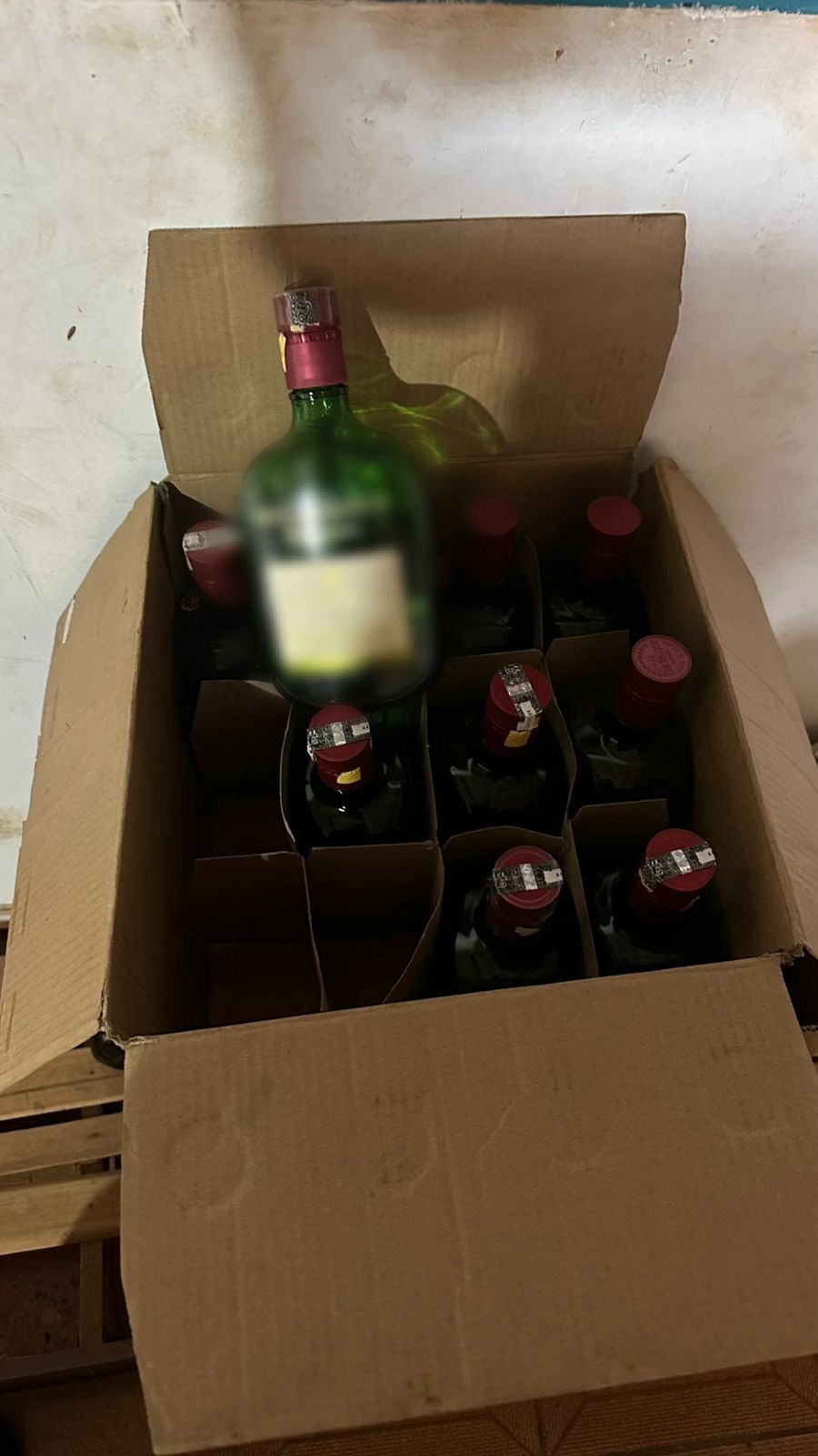 Operação descobre esquema de falsificação de bebidas em Goiás e São Paulo