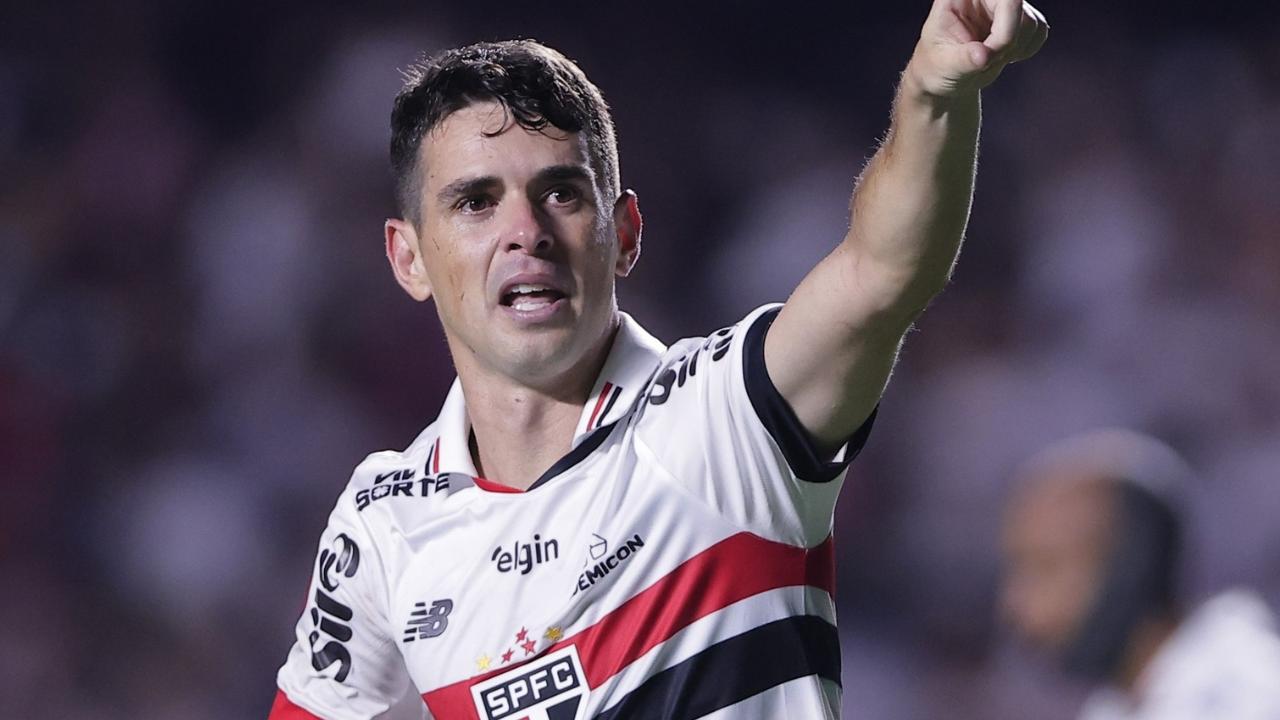 Jogador Oscar sofre intercorrência cardíaca durante exames no São Paulo